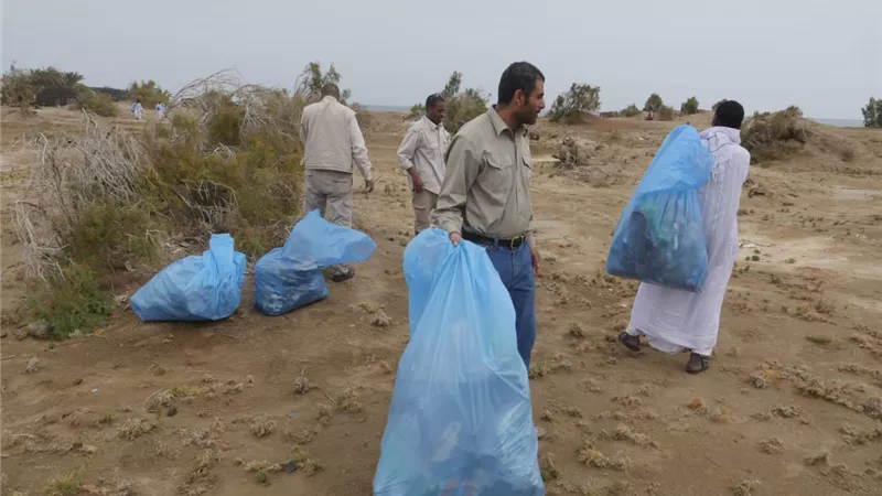 حملة نظافة بمحمية وادى الجمال بمشاركة المجتمع المحلى