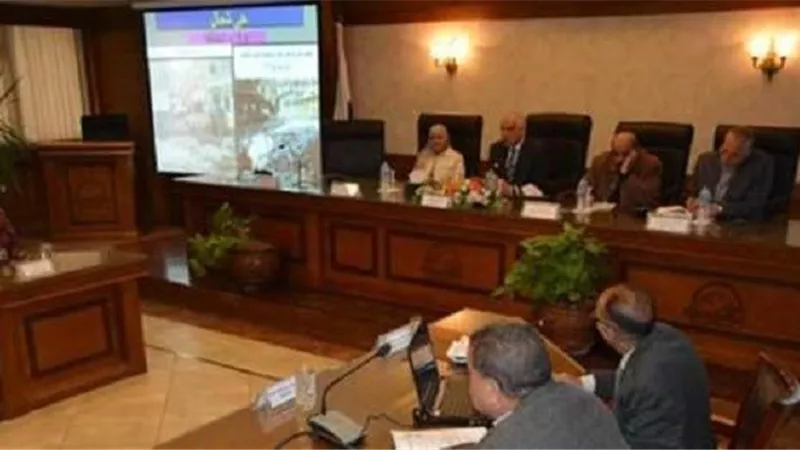 الجيزه تدرس تفعيل منظومة الجمع المنزلي بالمراكز والمدن