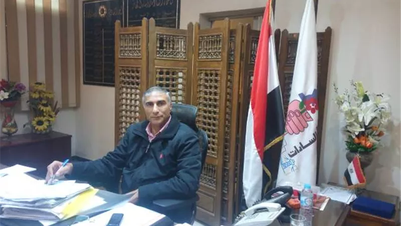 رئيس جهاز السادات يعلن عن مشروع لتدوير المخلفات الصلبة واعادتها لمواد خام .. صور
