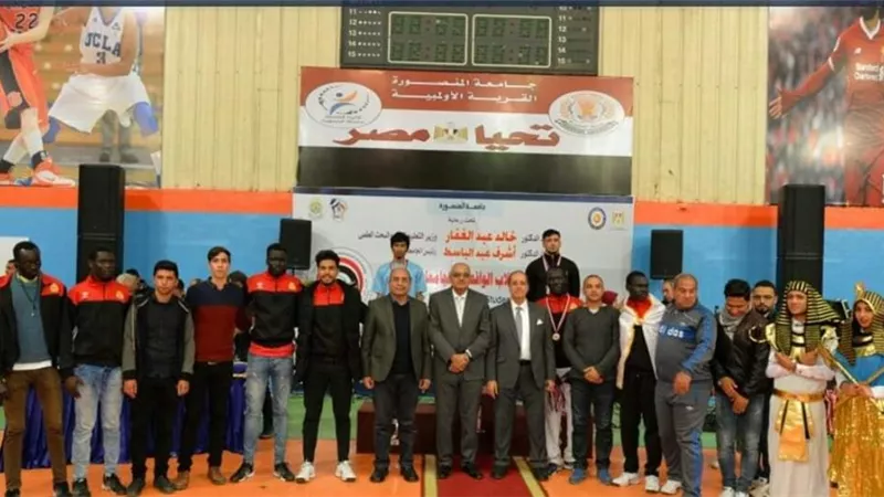 رئيس جامعة الزقازيق يهنئ المشاركين فى الملتقى الأول للطلاب الوافدين بالمنصورة