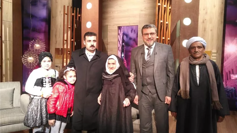 عمرو الليثى يلتقى بأكبر معمرة فى مصر ببرنامج 
