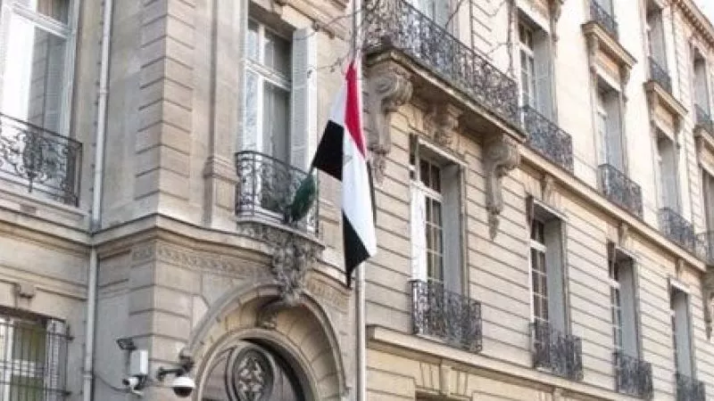 السفارة المصرية في بيروت تعيد مواطنا مصريا بعد تغيبه ٢٠ عاما