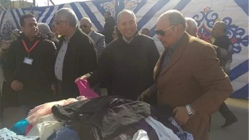 نائب محافظ القاهرة يفتتح معرض حياه كريمه لتقديم الغذاء والكساء مجانا بحى السلام