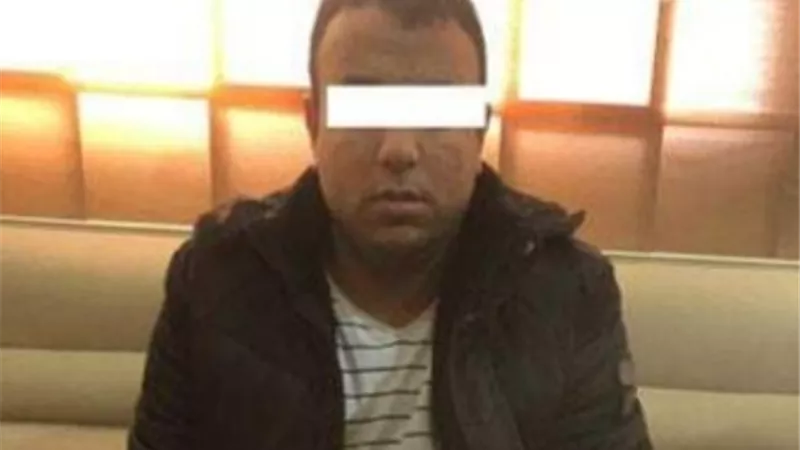 عاطل يستدرج مسنة لسرقة مجوهراتها في الشروق