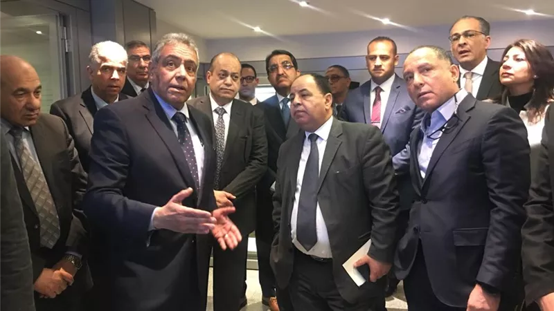 وزير المالية يتفقد تجهيزات مركز الخدمات اللوجيستية بمطار القاهرة الدولي