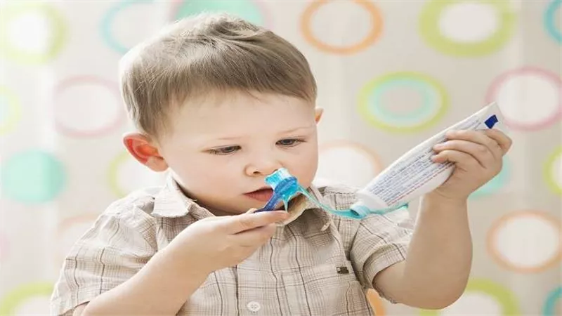 اضرار معجون الأسنان على الأطفال