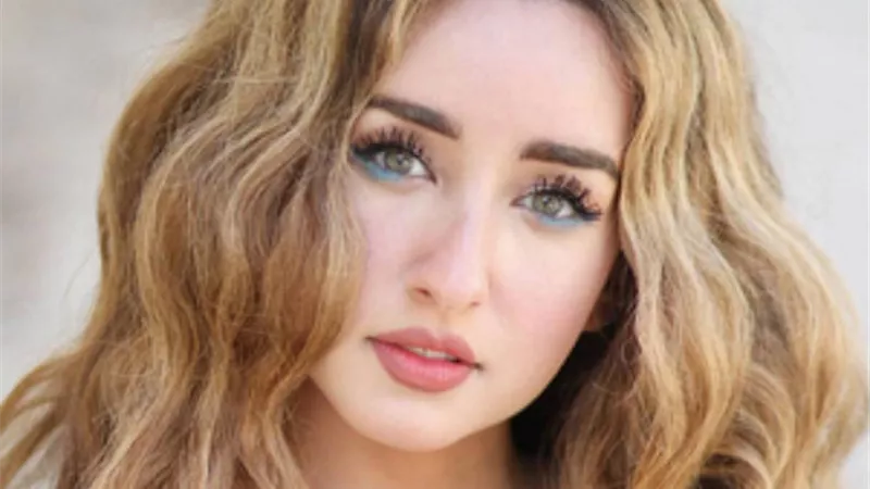 هنا الزاهد تعلن عن مكافأة مالية لمن يعثر على كلبها