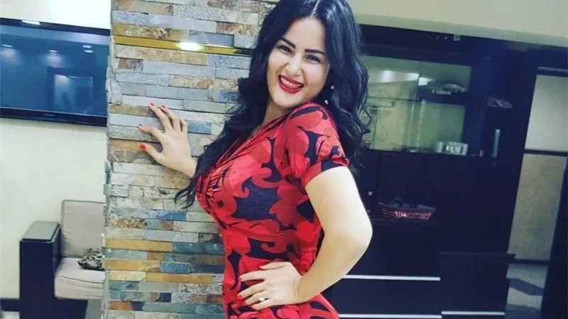 سما المصرى توجه رسالة للاهلى : وشى احمر .. صور