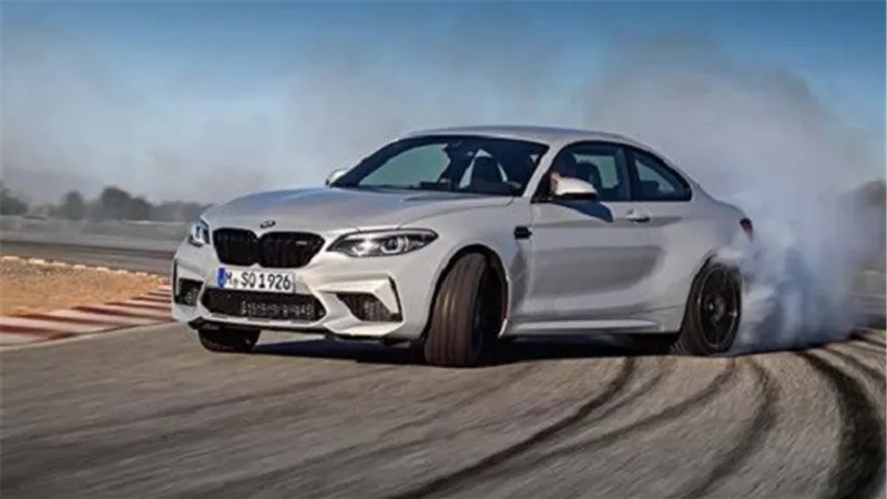 «BMW» تعلن أسعارها الجديدة.. والتخفيضات تصل ل 200 ألف جنيه
