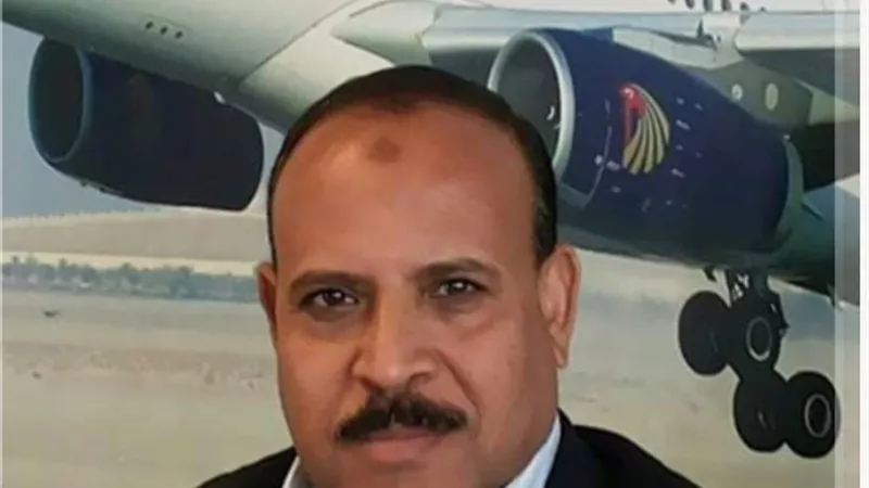احباط محاولتي تهريب ادوية مخدرة ونقد محلي بمطار برج العرب