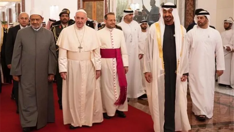 صحف الإمارات تحتفي بالزيارة التاريخية لشيخ الأزهر وبابا الفاتيكان إلى الإمارات