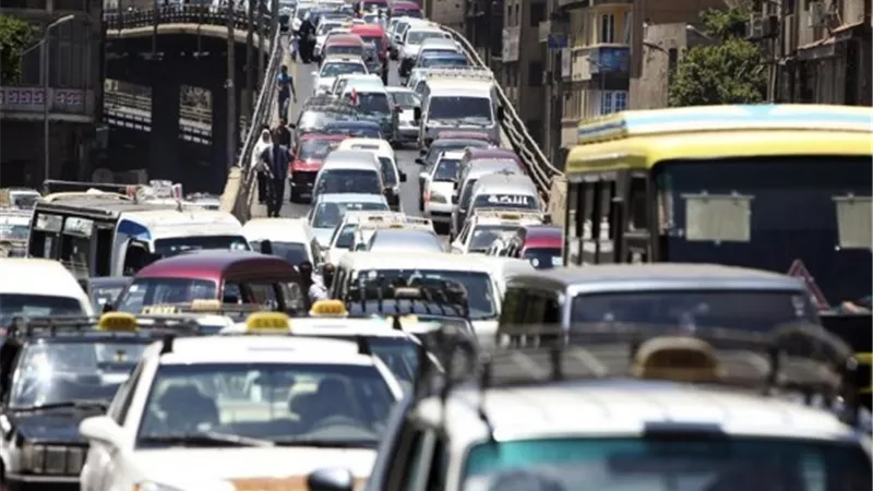 كثافة مرورية بالذروة الصباحية لحركة الموظفين