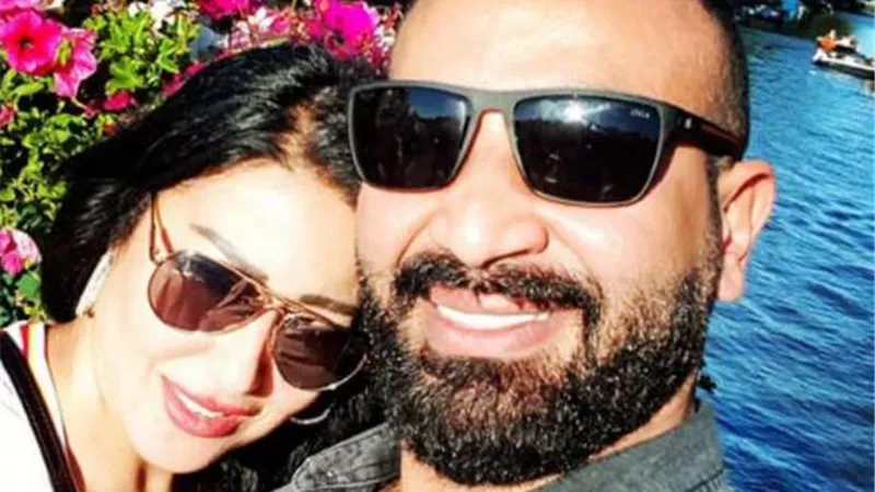 رسالة غرام من احمد سعد لـسمية الخشاب .. والجمهور يعلق .. صور