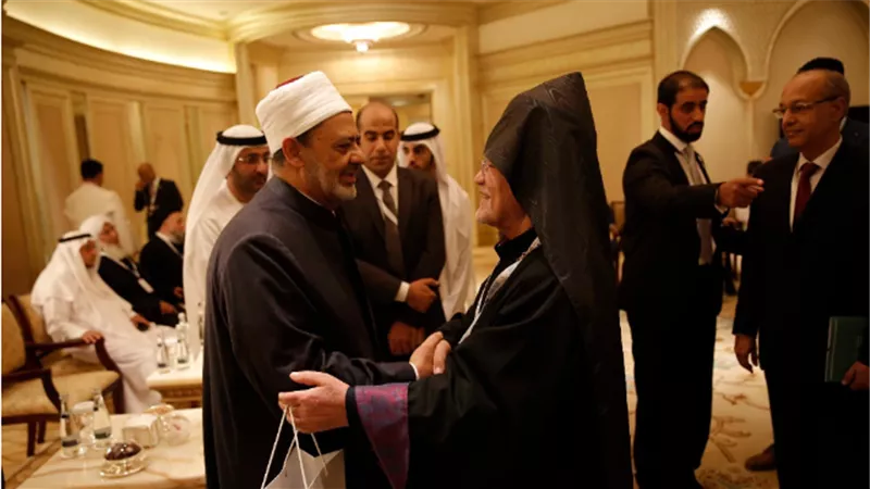 الإمام الأكبر: علينا أن نواجه بشجاعة أصحاب الأفكار المتشددة والانعزالية