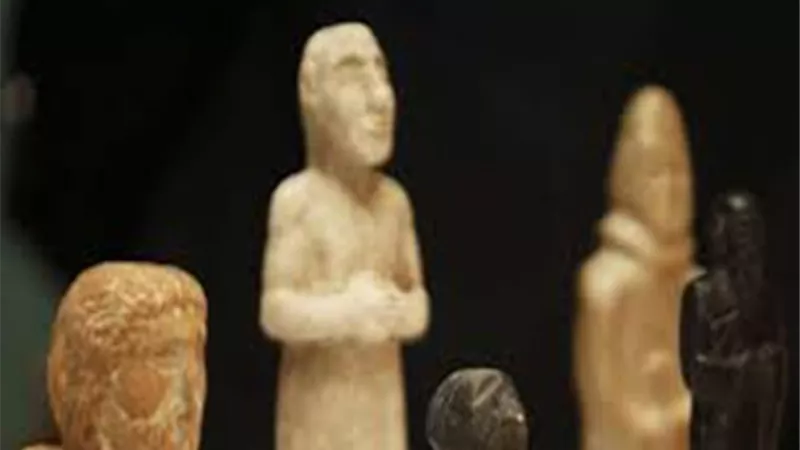 إحباط محاولة تهريب 26 قطعة أثرية إلى تركيا