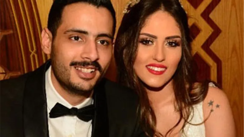 نجم مسرح مصر يحتفل بخطوبتة بعد عام .. صور