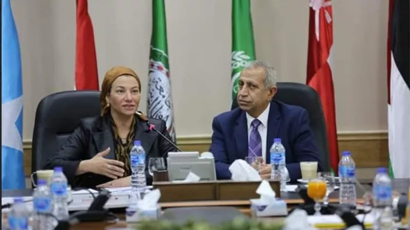 وزيرة البيئة تبحث في الأكاديمية البحرية تدريب الطلاب ودعم مشروعات التخرج