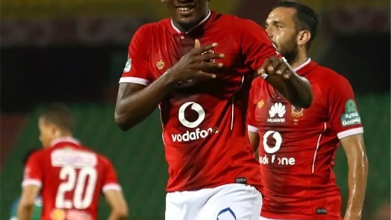 الاهلى يجدد عقدى معلول واجايى