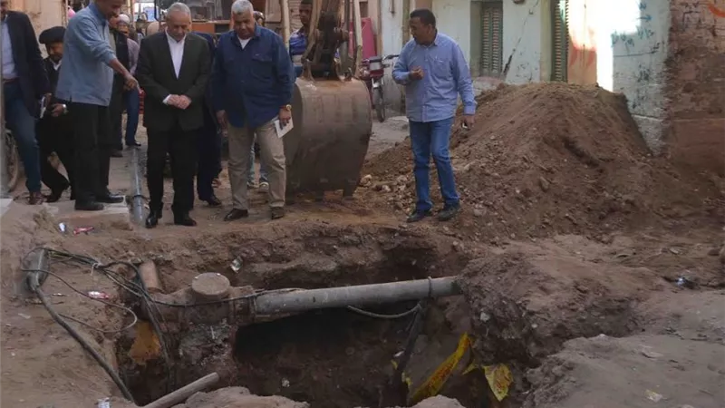 توصيل الصرف لإحدى المناطق المحرومة من الخدمة منذ 15 عاما بالأقصر