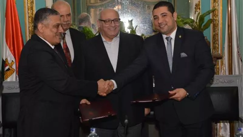 جامعة عين شمس توقع برتوكول تعاون مع الهيئة العامه لتعليم الكبار