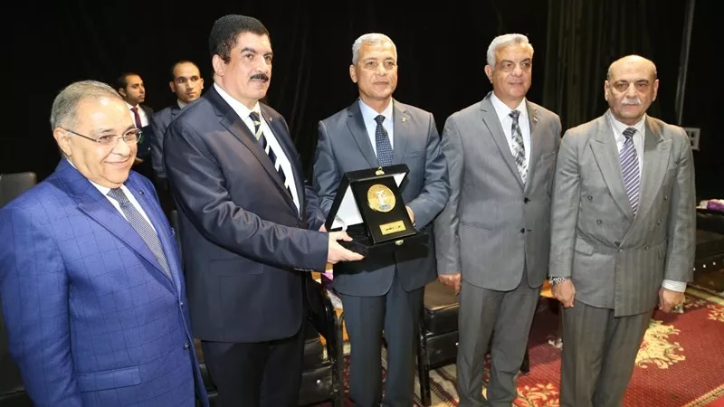 المساعى المشكورة بالمنوفية تكرم محافظ القليوبية وأوائل الخريجين ورواد العمل الاجتماعى