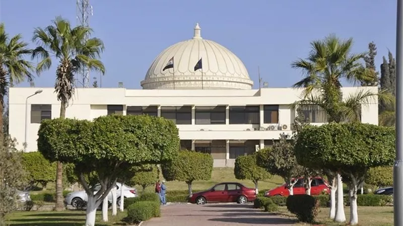طلاب الجامعات المصرية في زيارة لقناة السويس والانفاق بالاسماعيلية