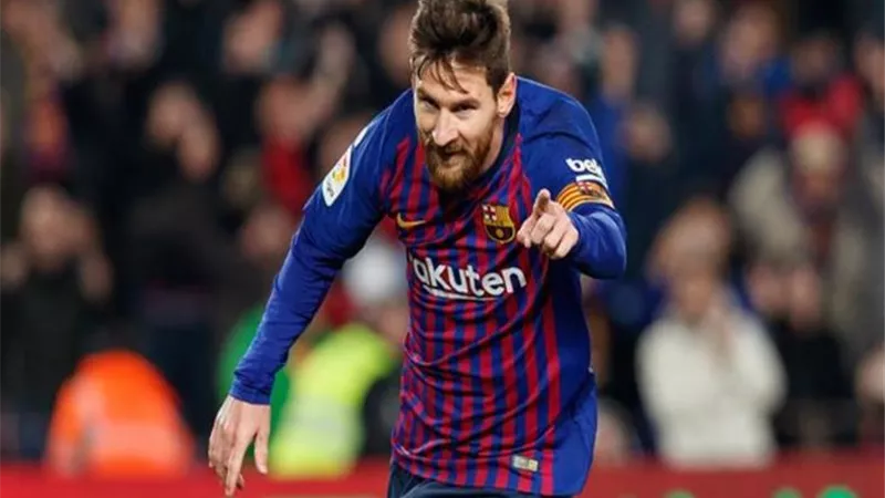 ميسي يعود لقيادة برشلونة أمام ريال مدريد