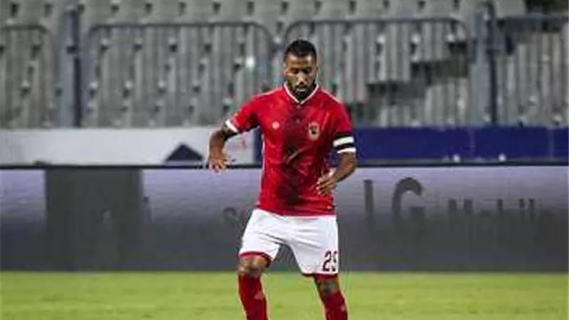 حسام عاشور يعنف لاعبى الاهلى .. تعرف على السبب