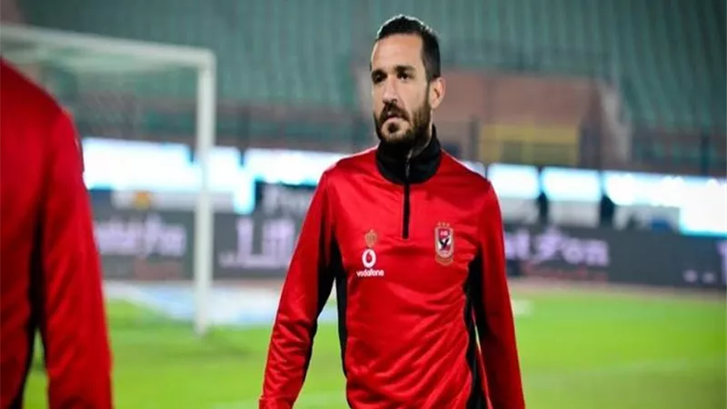 نجم الأهلى يفاجئ سيد عبد الحفيظ بمبلغ خيالى نظير تجديد عقده