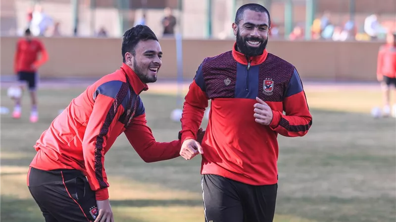تدريبات بدنية مكثفة لثلاثى الاهلى