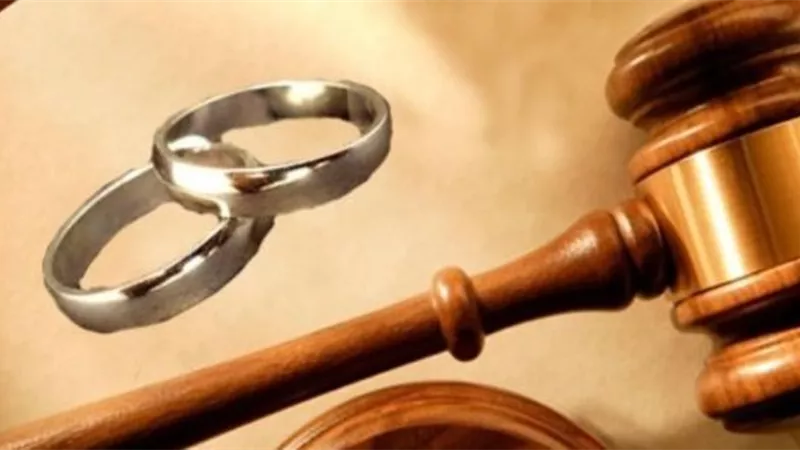 تخلع زوجها.. وتؤكد: خسرت بيتى بسبب عينه