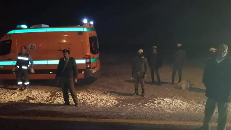 بالصور.. مصرع 3 أشخاص و إصابة 8 فى حادث مروع بالعاشر من رمضان
