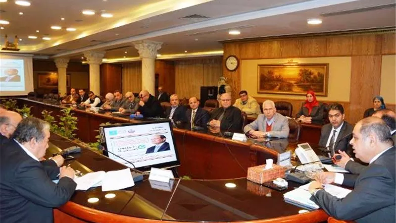 محافظ الغربية يناقش إستعدادات المحافظة لتنفيذ مبادرة 100مليون صحة بالصور