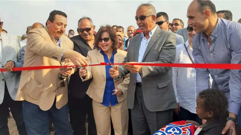 محافظ البحر الأحمر ونائب وزير الزراعة يفتتحان مشروع النهوض بالابل في الشلاتين