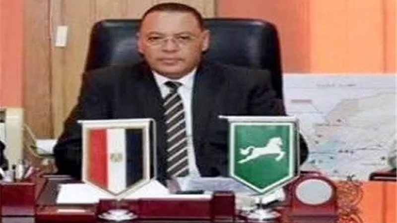 محافظ الشرقية يُجازي٦١ من العاملين للإهمال والتقصير في العمل
