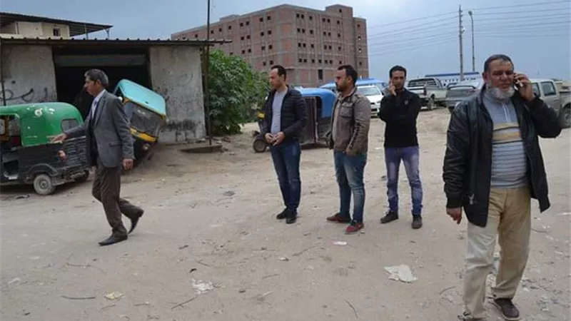 معاينة الشوارع المحيطة لمستشفى بلطيم المركزى الجديدة لإعادة هيكلتها ورصفها