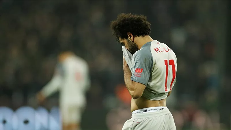 عاجل .. شرطة لندن بدأت التحقيق فى تعرض محمد صلاح لهتافات عنصرية