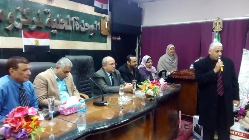 بالصور.. تكريم السعدنى مساعد رئيس مركز ومدينة أشمون منوفية