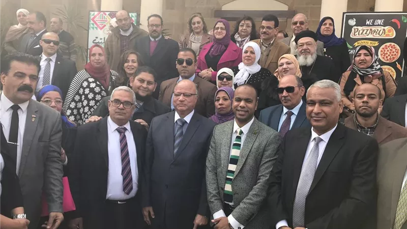 محافظ القاهرة يسلم 12 دراجة نارية لذوى الاحتياجات الخاصة.. ويجهز 10 عرائس من الايتام