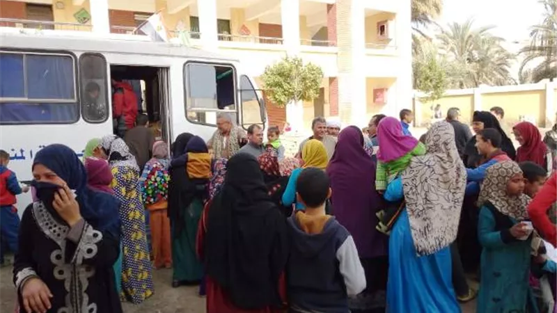 قافلة جامعة المنيا الطبية فى ام الساس ببنى مزار