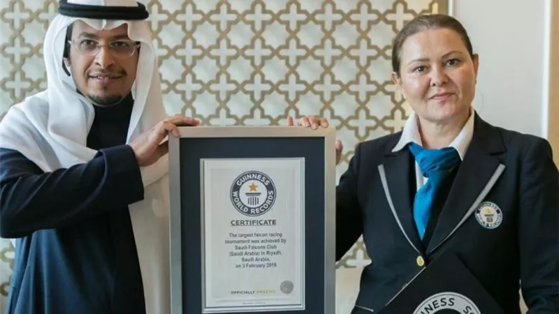 مهرجان الملك عبدالعزيز للصقور يدخل موسوعة 
