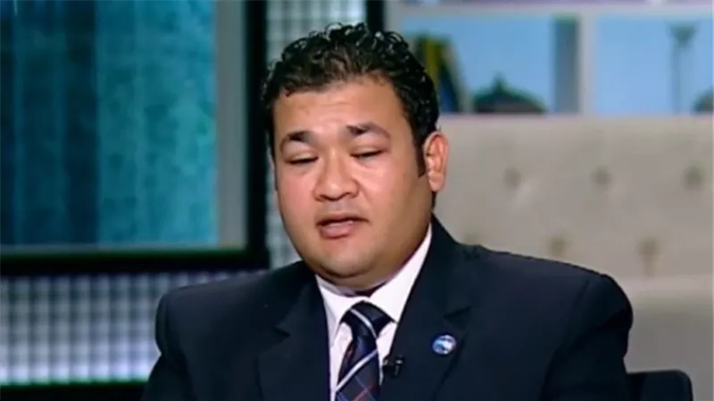 محمد عمارة : الديمقراطية الزائفة بين تكميم الافواه وتغييب العقول