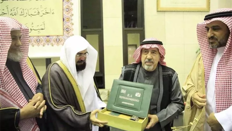 السديس يُشيد بجهود خطاط المصحف الشريف عثمان طه