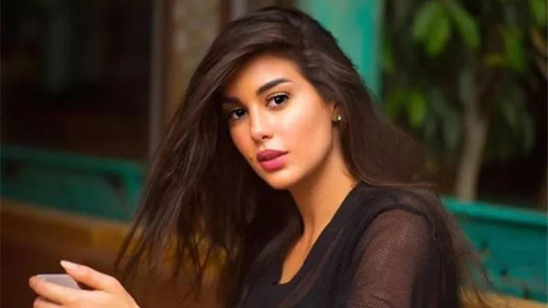 ياسمين صبرى تُظهر رشاقتها بإطلالة جديدة على 