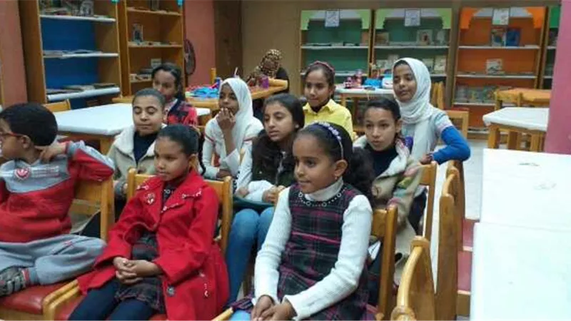 عواض يشهد الأنشطة الثقافية والفنية بمواقع أسوان الثقافية