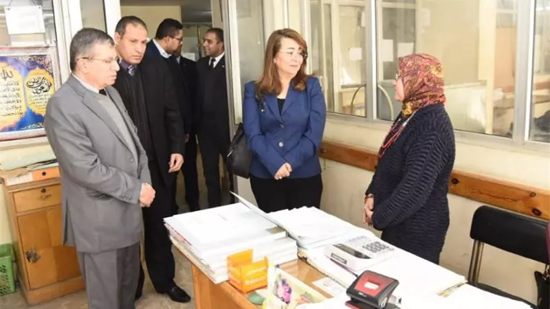 والي تزور مكتب تأمينات المقاولات المركزي وتوجه بحسن معاملة الجمهور