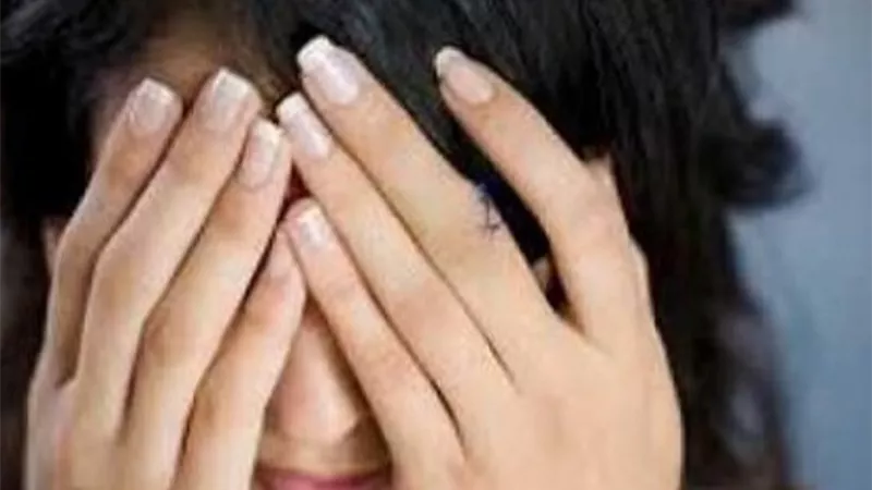 صرخة زوجة امام المحكمة : زوجى يجبرنى على تصوير فيديوهات مخلة