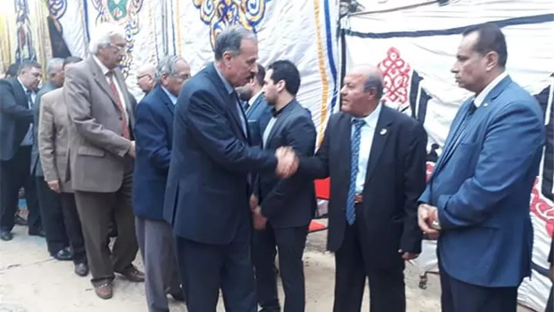 وزراء ونواب ورؤساء جامعات وعمداء كليات ورؤساء محاكم فى عزاء القنواتى