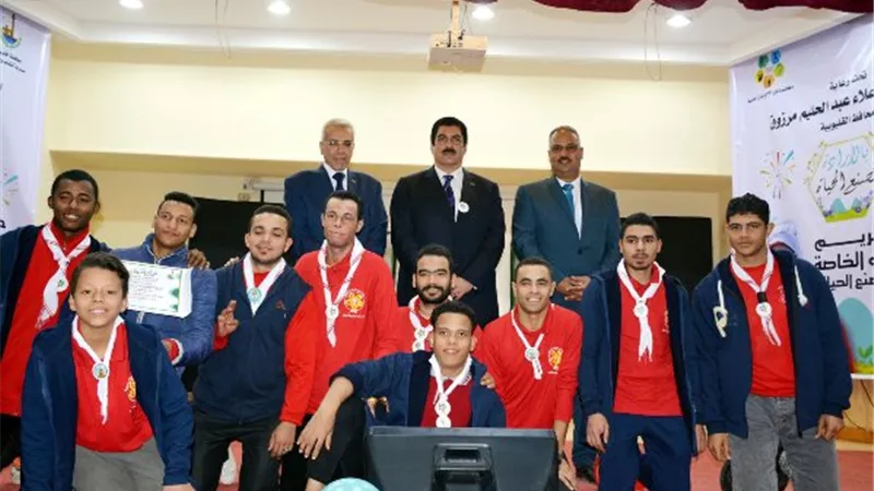 محافظ القليوبية يكرم ذوي الاحتياجات الخاصة بمدارس الشبان المسلمين ببنها