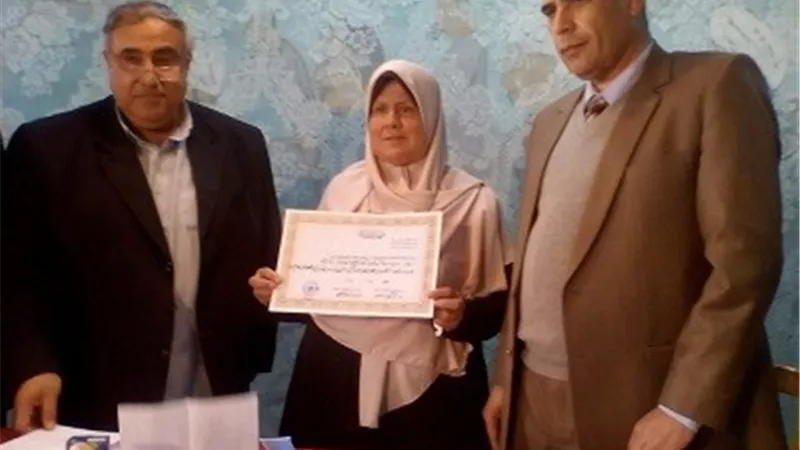 مدير تعليم الخانكة يكرم أوائل الشهادة الإعدادية